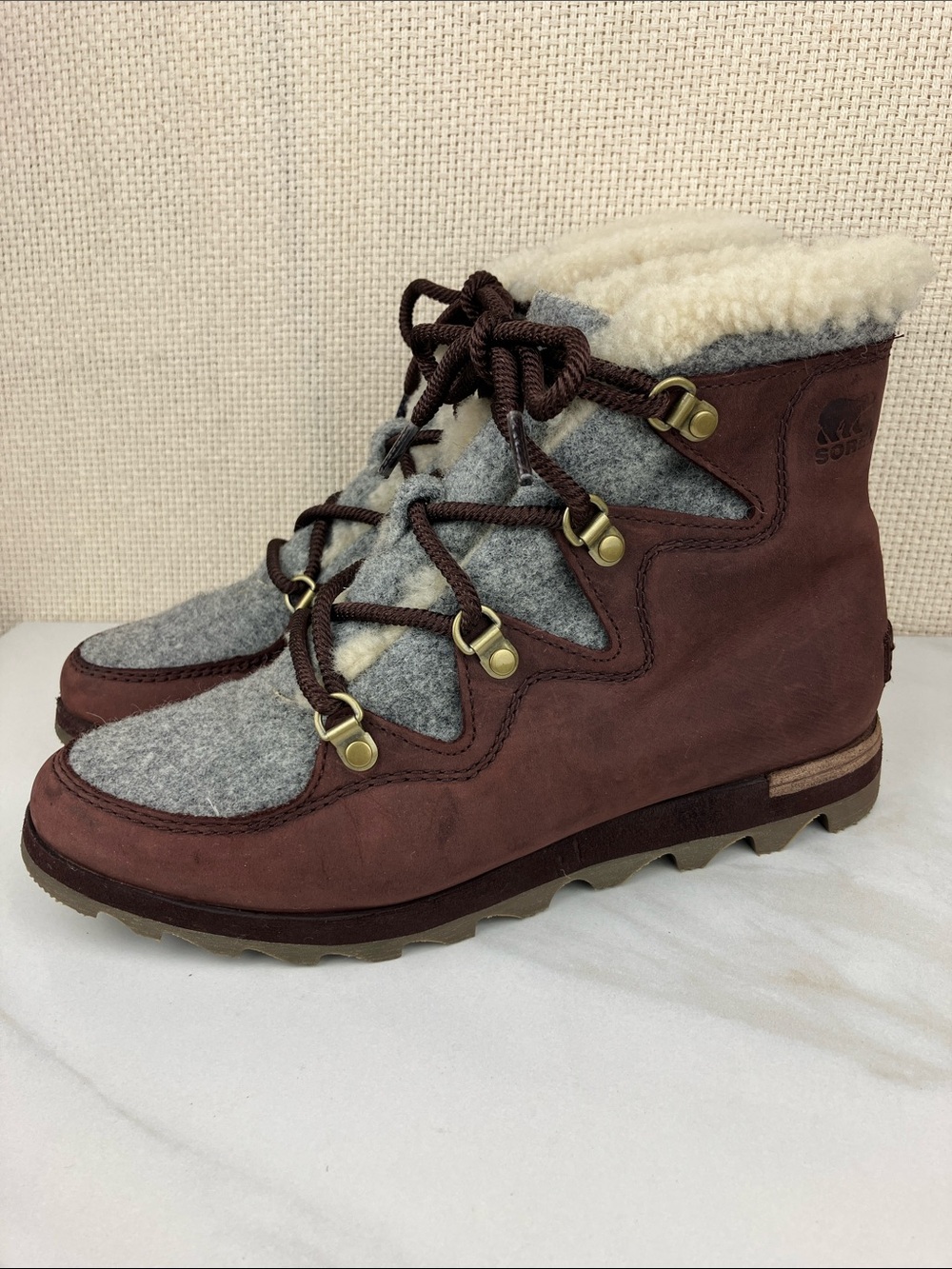 SOREL Sneakchic Alpine Boots Burgundy Leather Sherpa